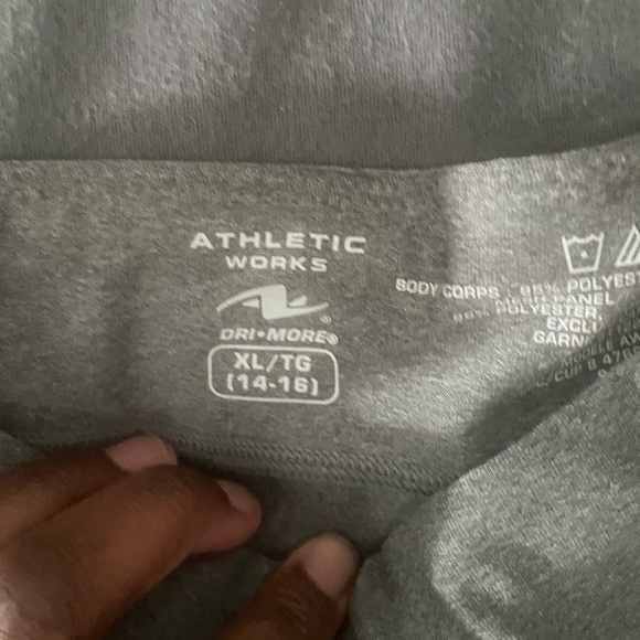 Grey leggings for kids. Great for sports and PE or even for just taking a walk. - Picture 2 of 2